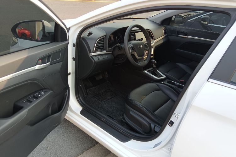 现代 领动 2016款 1.6L 自动智炫·精英型中控内饰7003