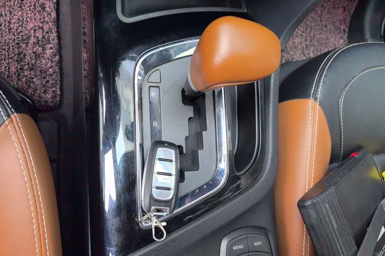 东南DX7 2018款 1.5T 自动荣耀版中控内饰18