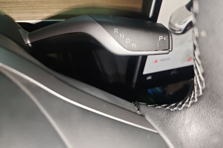 特斯拉 Model 3 2021款 改款二 Performance高性能全轮驱动版中控内饰18