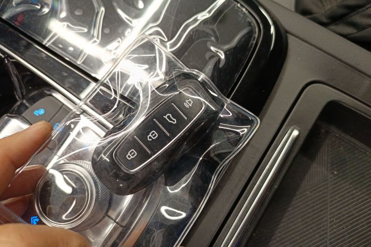 福特 领睿新能源 2025款 尊领型PLUS中控内饰7001