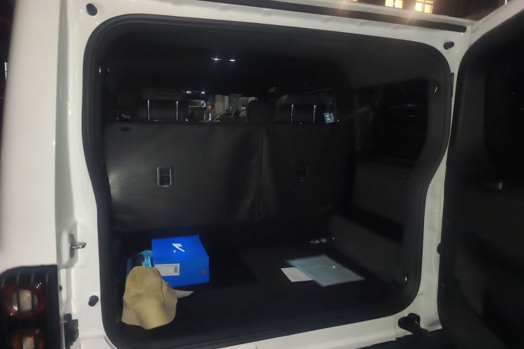 212 T01 2024款 2.0T 机械师中控内饰23