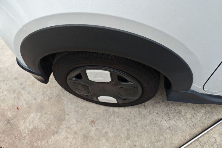 吉利银河 2025款 210km 熊猫卡丁车身外观6008