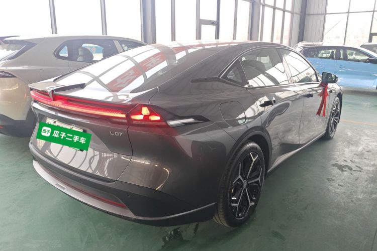 深蓝汽车 深蓝L07 2024款 230Max乾崑智驾ADS SE增程版车身外观7