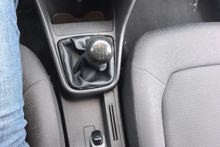 大众 桑塔纳 2013款 1.6L 手动风尚版中控内饰18