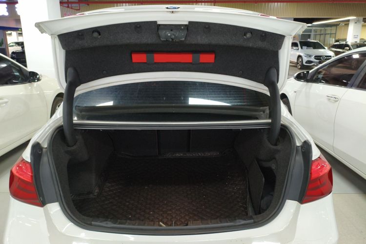 宝马3系 2018款 320Li 领先型M运动套装机舱底盘23