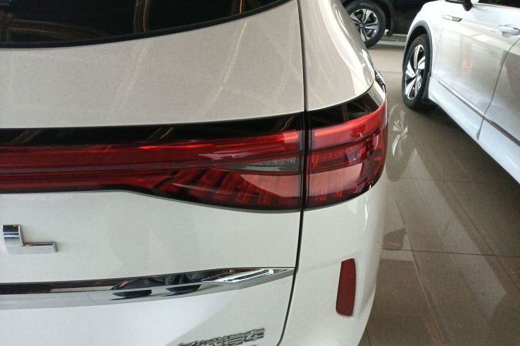 哈弗H6新能源 2023款 DHT-PHEV 110KM 悦行版车身外观6006