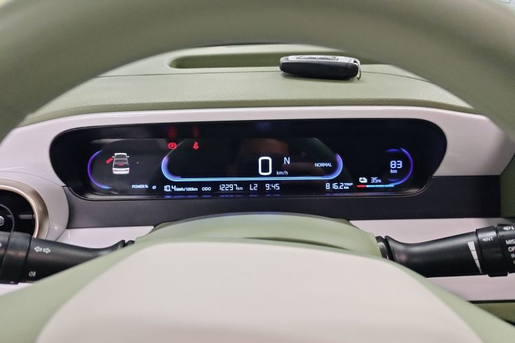 吉利银河 2025款 210km 熊猫骑士中控内饰14