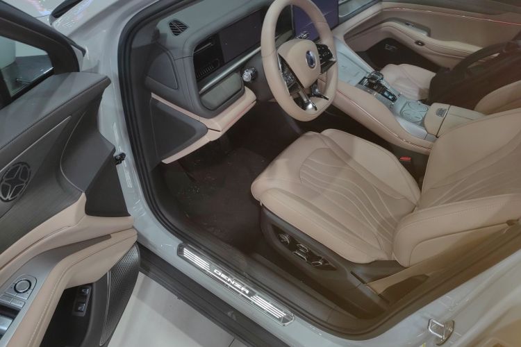 腾势N7 2025款 630 四驱智驾双激光旗舰版中控内饰20