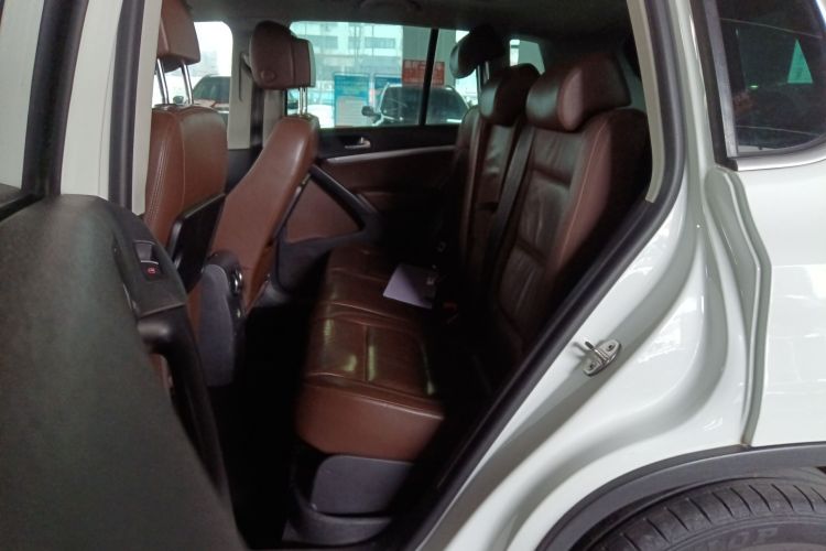 大众 Tiguan 2015款 2.0TSI 舒适版中控内饰21