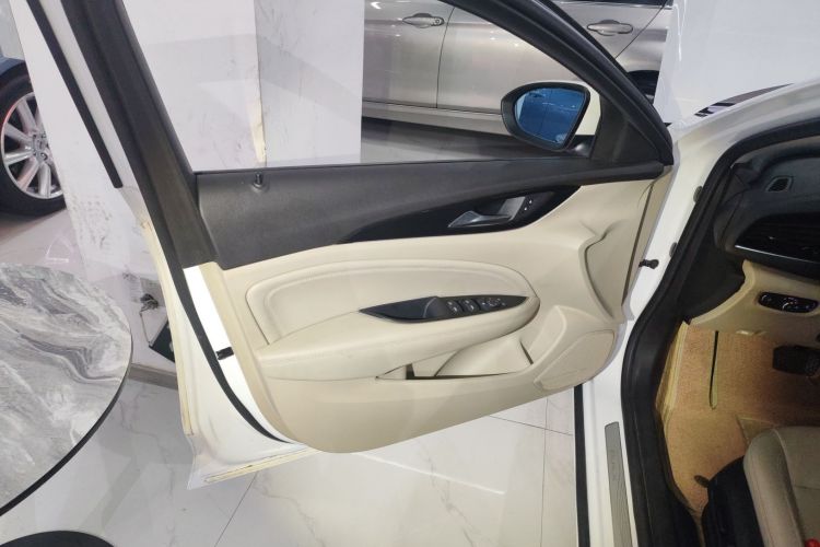 别克 君威 2020款 552T 精英型中控内饰47