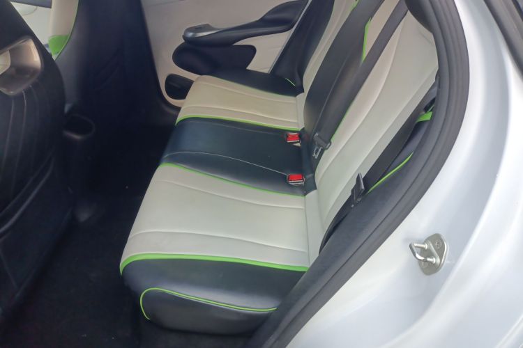 比亚迪 海豚 2021款 405km 时尚版中控内饰7004