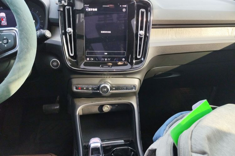 沃尔沃XC40 2024款 B3 智远豪华版中控内饰16