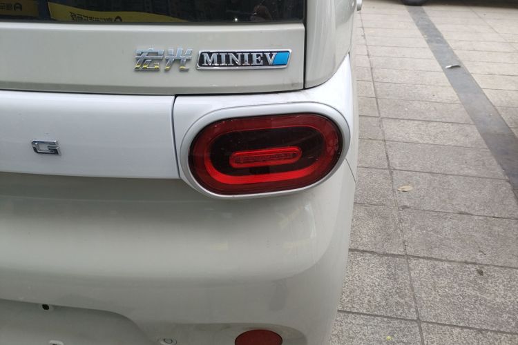 五菱汽车 宏光MINIEV 2024款 第三代 215km 青春版车身外观9