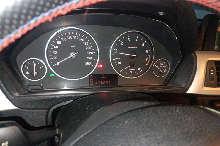 宝马3系 2015款 320i 超悦版时尚型中控内饰14