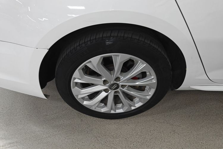 奥迪A4L 2019款 40 TFSI 进取型 国VI车身外观6008