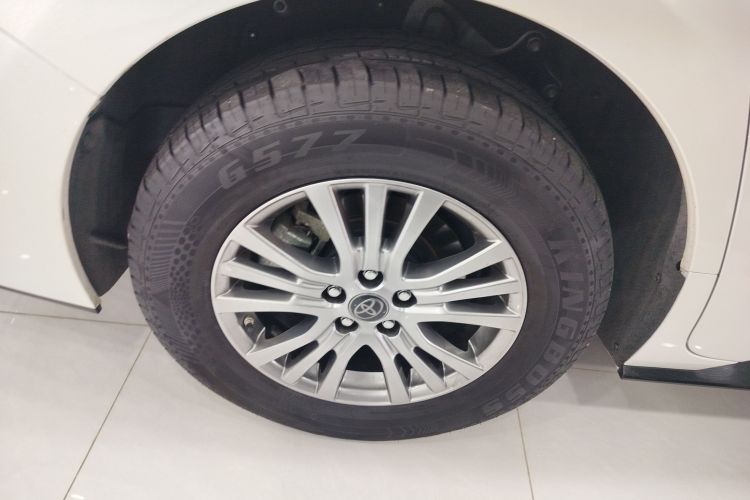 丰田 赛那SIENNA 2021款 2.5L混动 豪华版车身外观6008