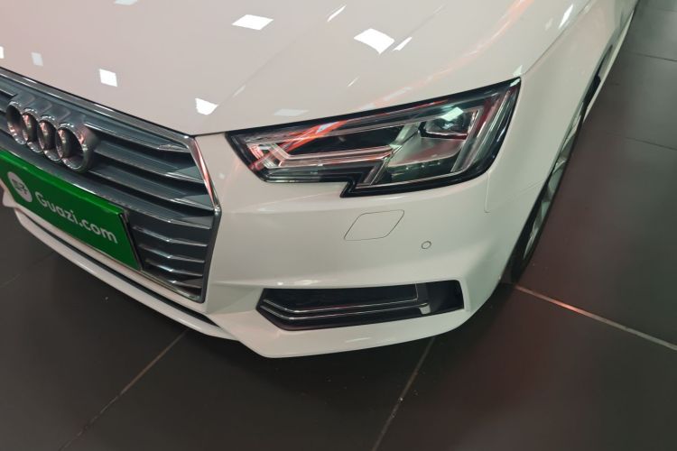 奥迪A4L 2018款 30周年年型 40 TFSI 时尚型局部细节36