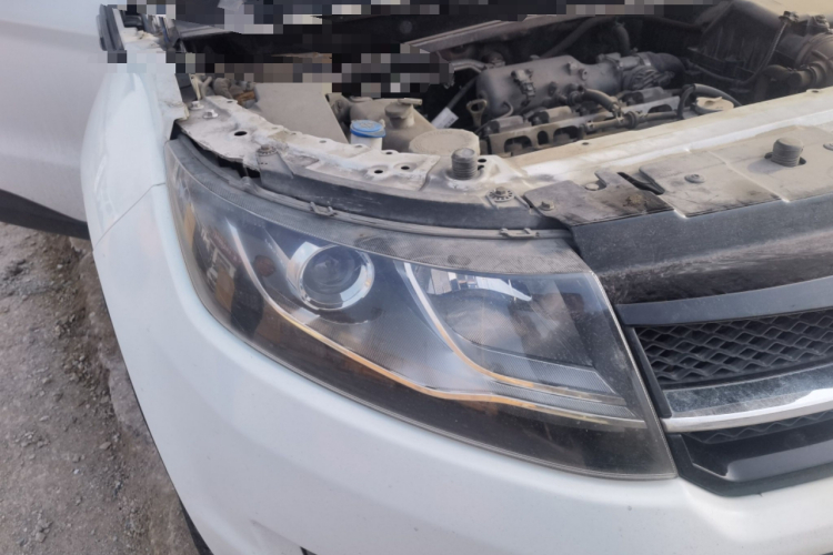 陆风X7 2015款 2.0T 全景旗舰版车身外观8