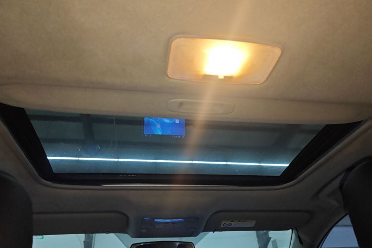 丰田 雷凌 2014款 1.6G 手动精英版中控内饰22