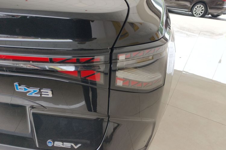 丰田bZ3 2024款 517km 精英PRO车身外观9