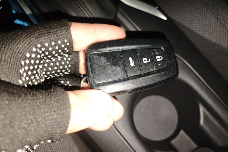 丰田 雷凌 2019款 185T CVT豪华版 国VI中控内饰11