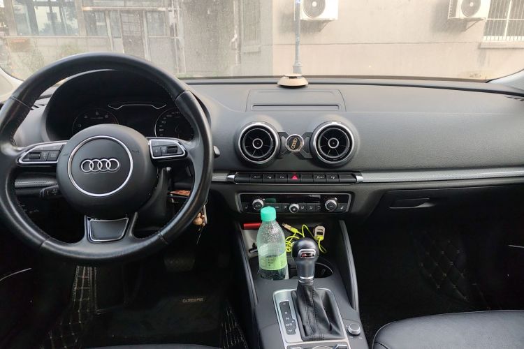 奥迪A3 2015款 Sportback 40 TFSI 自动豪华型中控内饰7002