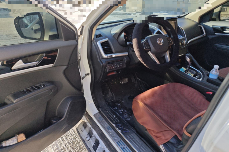 东风风神AX7 2015款 2.0L 自动智逸型中控内饰20