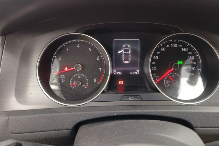 大众 高尔夫 2016款 1.6L 自动舒适型中控内饰15