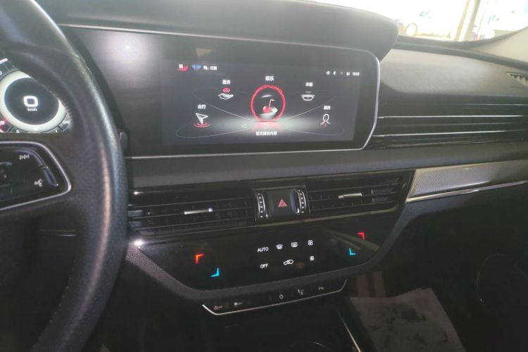 红旗HS5 2022款 改款 2.0T 智联旗享四驱版中控内饰16