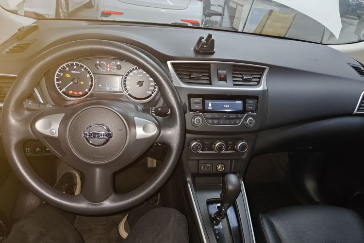 日产 轩逸 2021款 经典 1.6XL CVT豪华版中控内饰7002