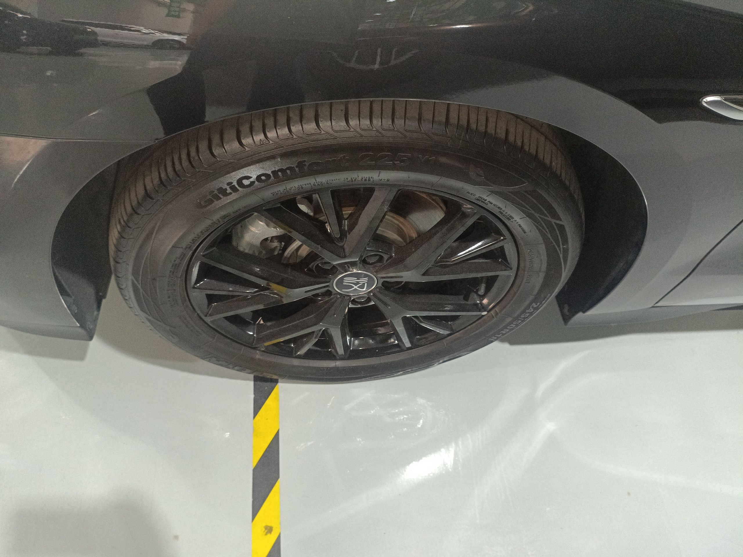 比亚迪 汉 2024款 DM-i 荣耀版 121KM 精英型