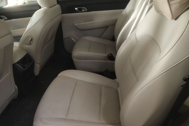 理想汽车 理想ONE 2020款 增程6座版中控内饰7004