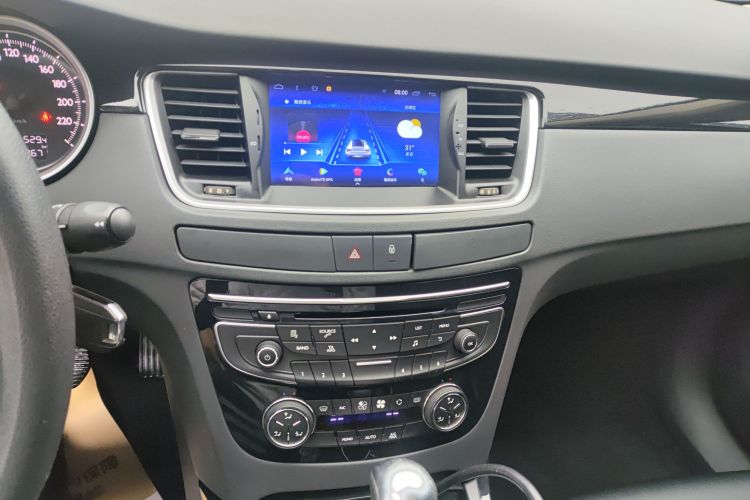 标致508 2013款 2.0L 两周年纪念 自动天窗经典版中控内饰16