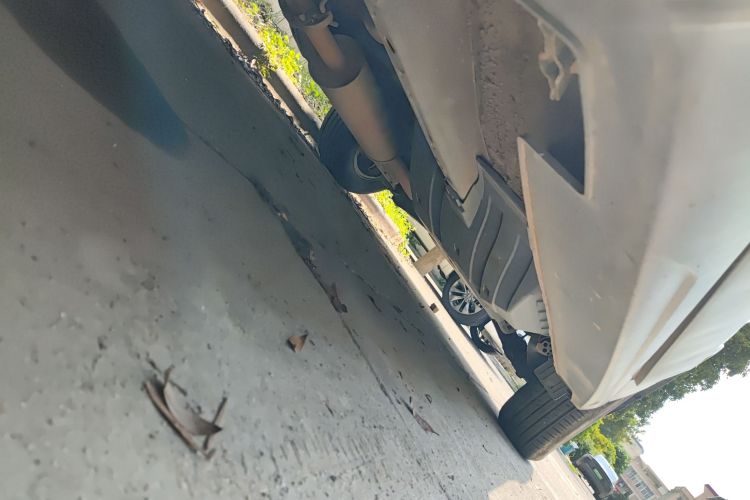 哈弗H6 2017款 改款红标 运动版 1.5T 自动两驱豪华型机舱底盘30