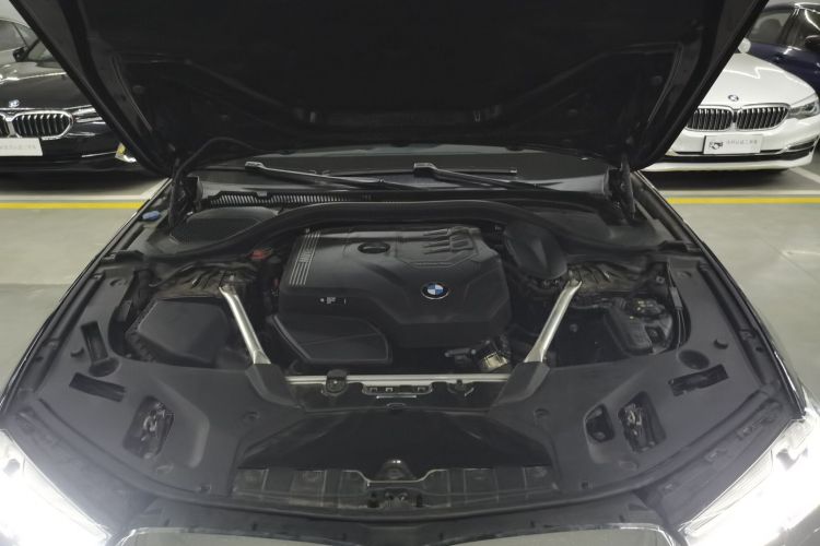 宝马5系 2022款 改款二 525Li 豪华套装机舱底盘24