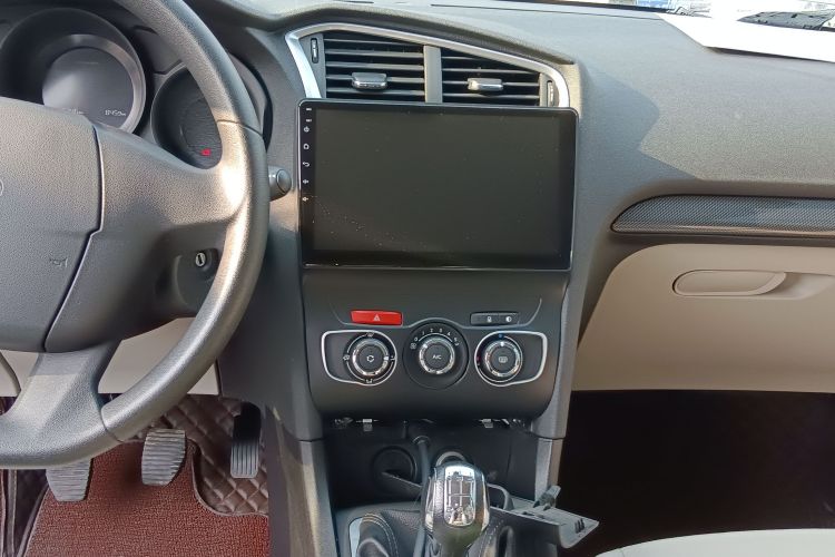 雪铁龙C4L 2015款 1.8L 手动领先版局部细节16