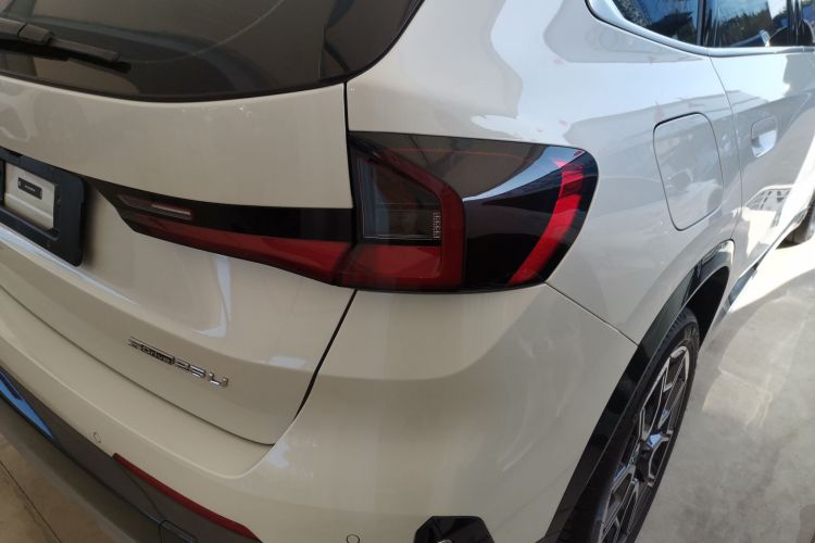 宝马X1 2023款 sDrive25Li X设计套装车身外观9