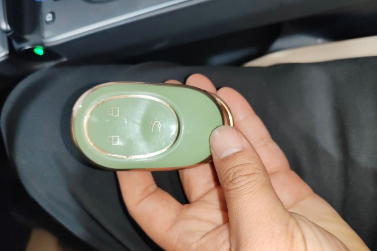 蔚来ET5 2024款 75kWh中控内饰7001