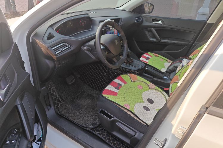 标致308 2016款 1.6L 自动时尚版中控内饰20