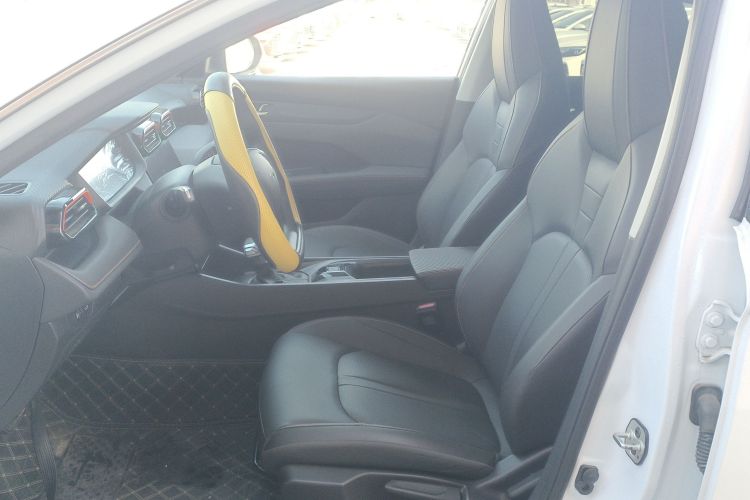 东风风神 奕炫 2024款 1.5L 自动劲速版中控内饰19