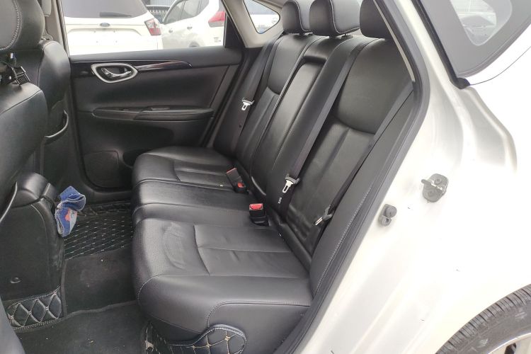 日产 轩逸 2016款 1.6XL  CVT尊享版中控内饰21