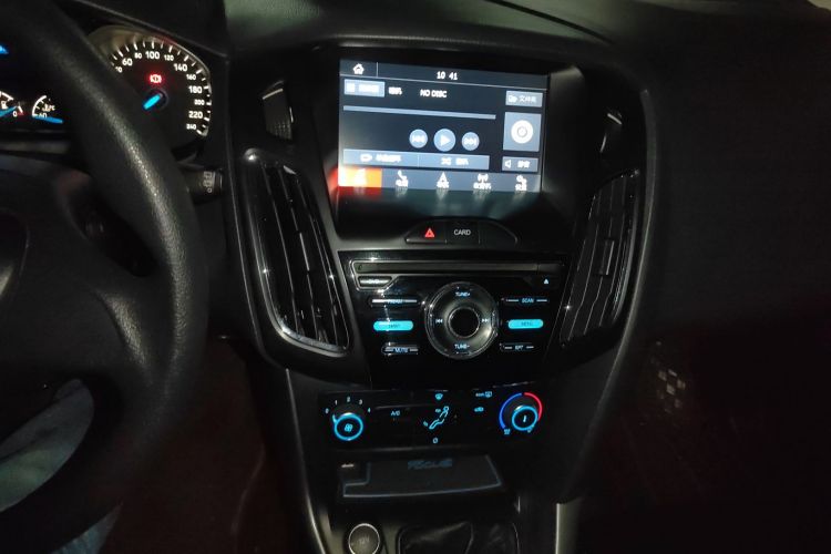 福特 福克斯 2017款 两厢 1.6L 手动舒适型智行版局部细节16