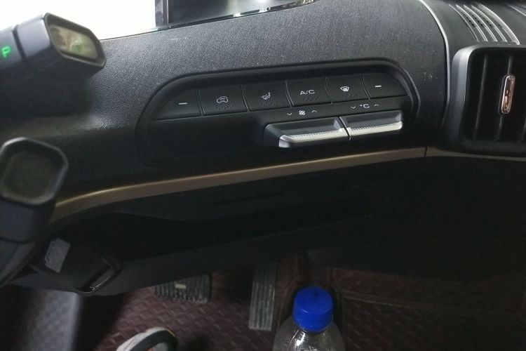 宝骏KiWi EV 2022款 设计师轻享版 三元锂中控内饰16