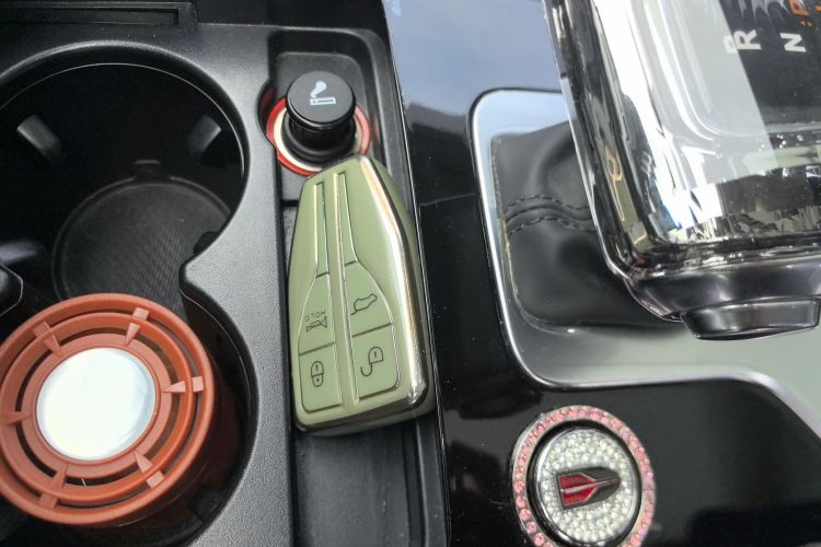 红旗HS5 2019款 2.0T 智联旗享版中控内饰11