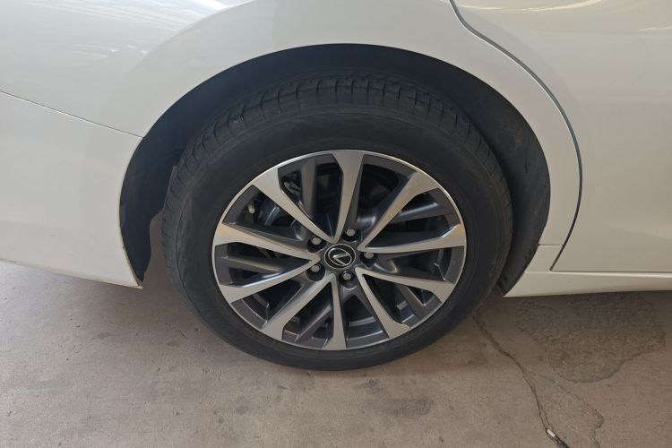 雷克萨斯ES 2023款 200 卓越版车身外观6003