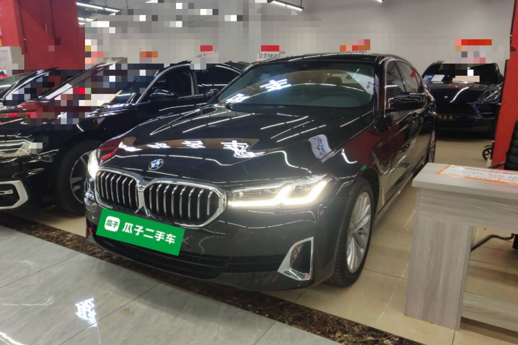 宝马5系 2021款 525Li 豪华套装车身外观1