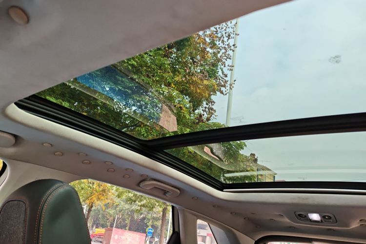 标致4008 2017款 350THP 精英版中控内饰22