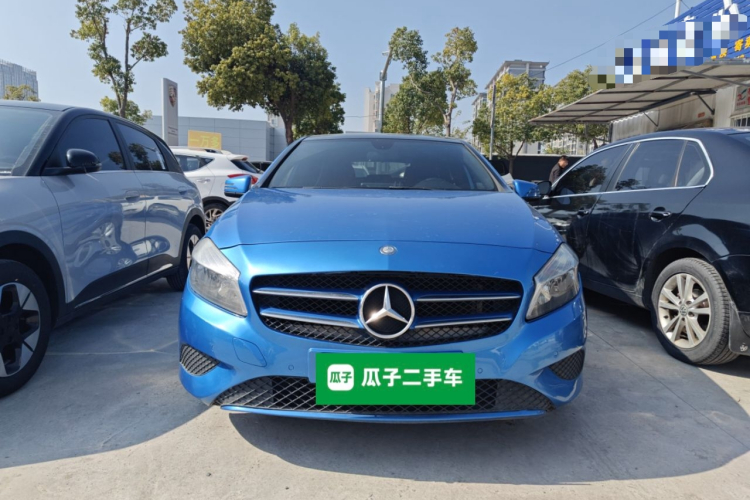 奔驰A级(进口) 2013款 A 180 时尚型车身外观2