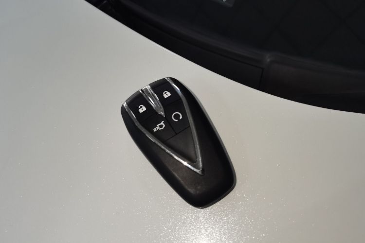 长安UNI-K 智电iDD 2024款 智电iDD 1.5T 135km智领型中控内饰7001