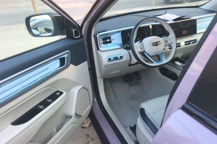 吉利汽车 吉利icon 2025款 玲珑 1.5TD 如意版中控内饰7003